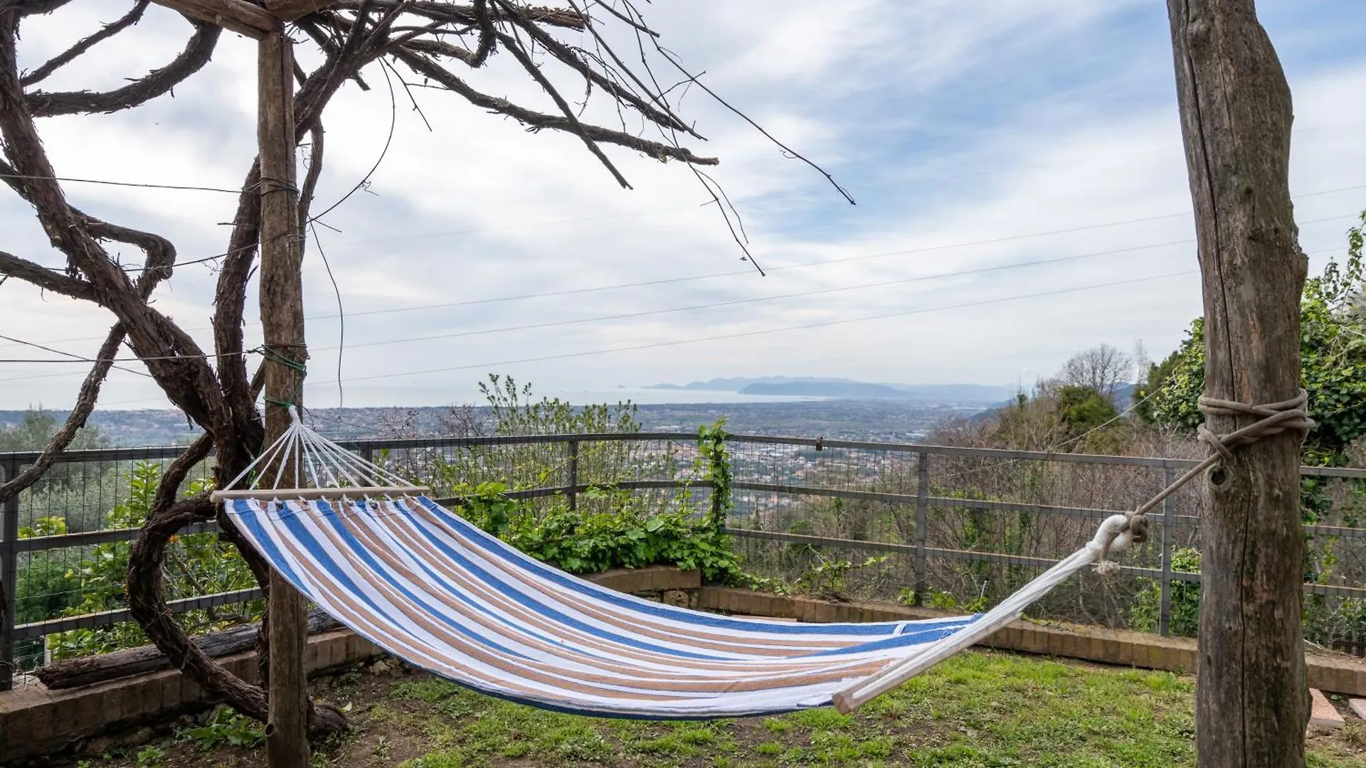 Casa Vacanze Panoramico Versilia Capriglia  Holiday home